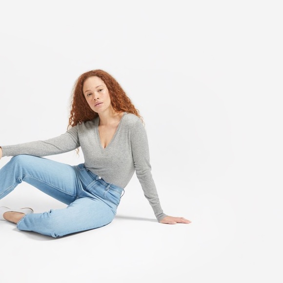 Everlane The Cashmere V-Neck Heather Grey - Picture 3 of 8